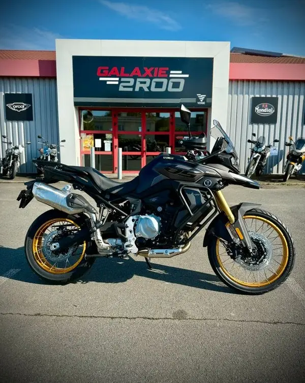 Voge DS900X 2026 profil - Galaxie 2 Roo Cholet